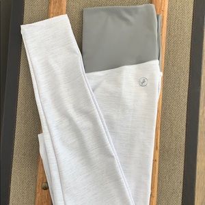 Abs2b Booth scrunch workout leggings